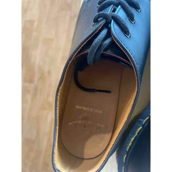 9 Dr. Marten's Men's Shoes - Picture 4 of 6